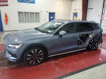  Salvage Volvo V60