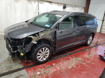  Salvage Chrysler Pacifica