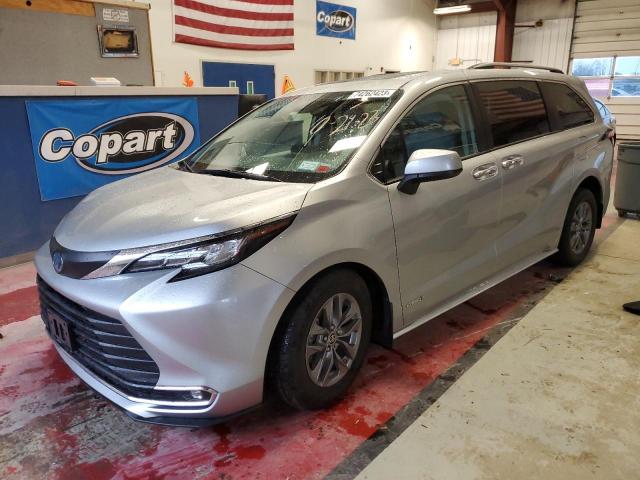  Salvage Toyota Sienna