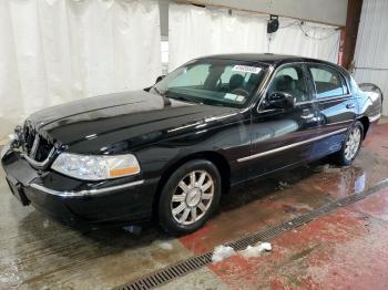  Salvage Lincoln Towncar