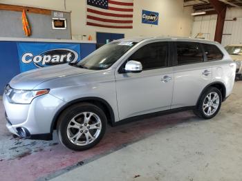  Salvage Mitsubishi Outlander