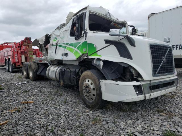  Salvage Volvo Vnl