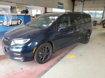  Salvage Chrysler Pacifica