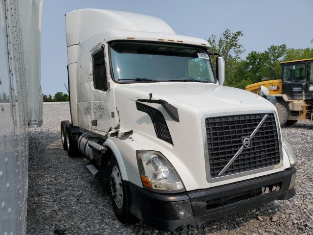 Salvage Volvo Vnl