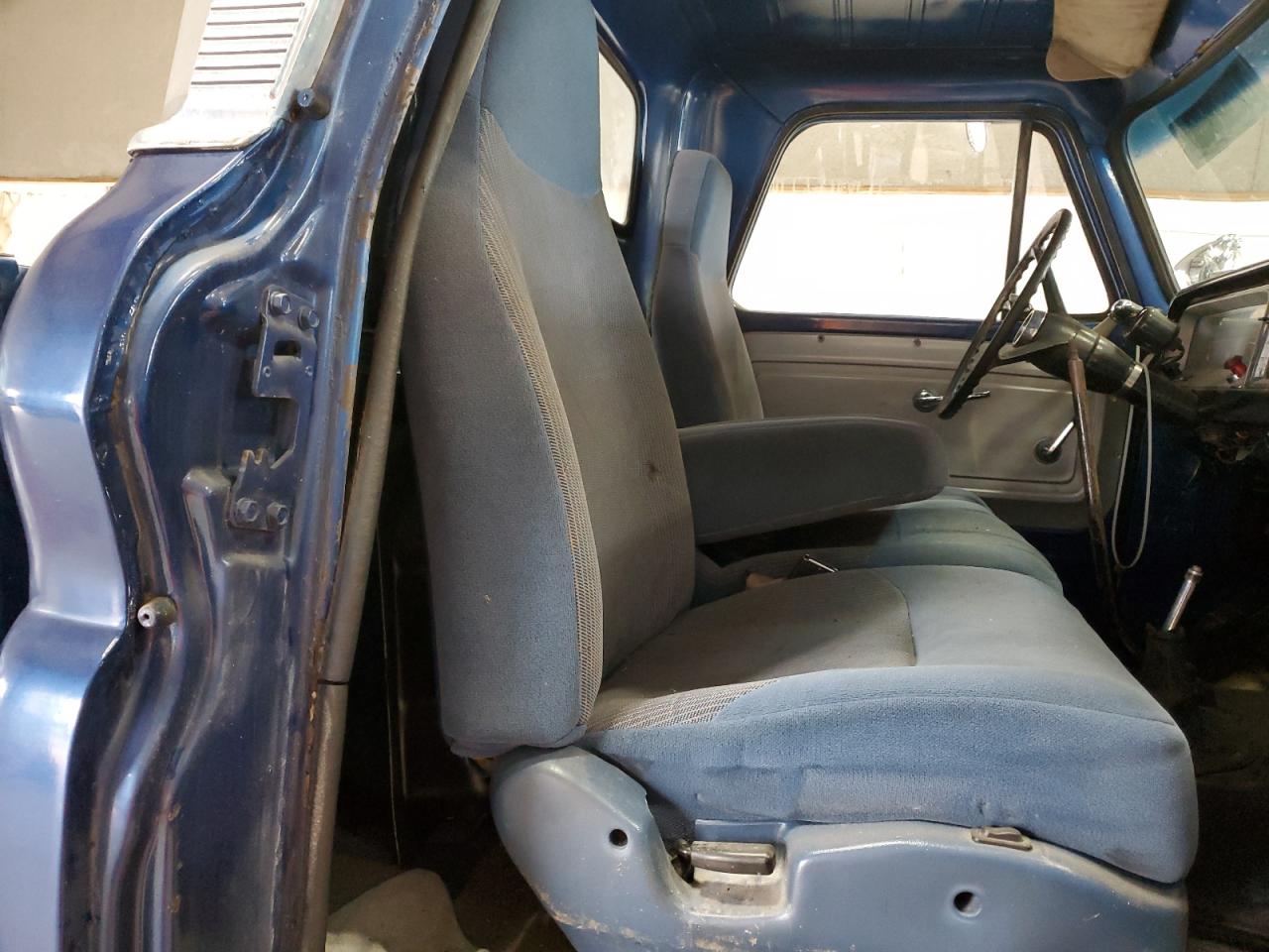 Chevrolet C20 Image 10