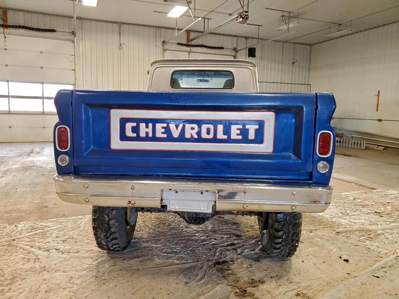 Chevrolet C20 Image 8