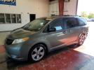 Toyota Sienna Le Image 1