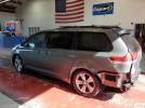 Toyota Sienna Le Image 2