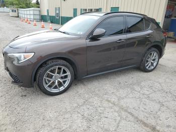 Salvage Alfa Romeo Stelvio