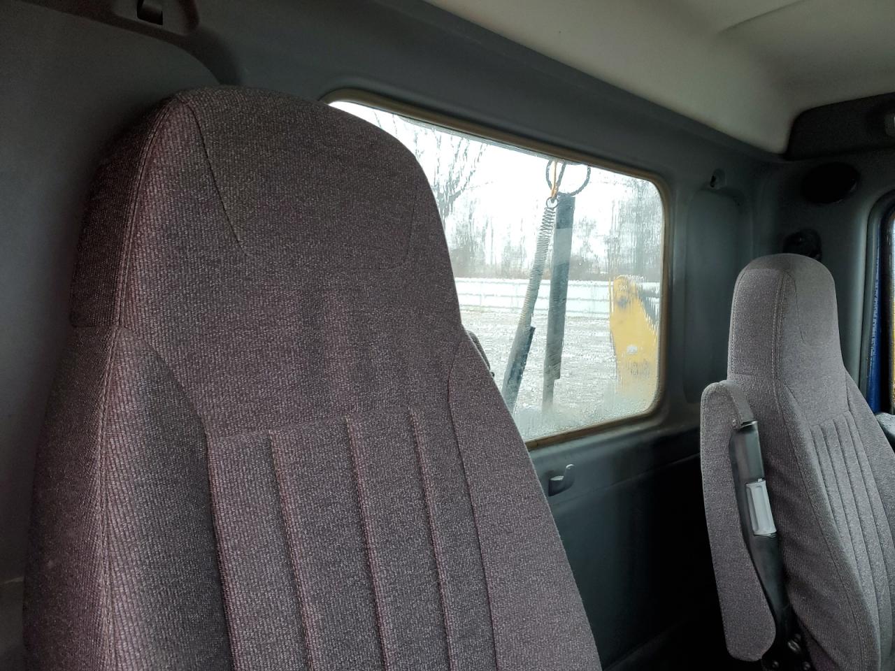 Peterbilt 579 Image 7