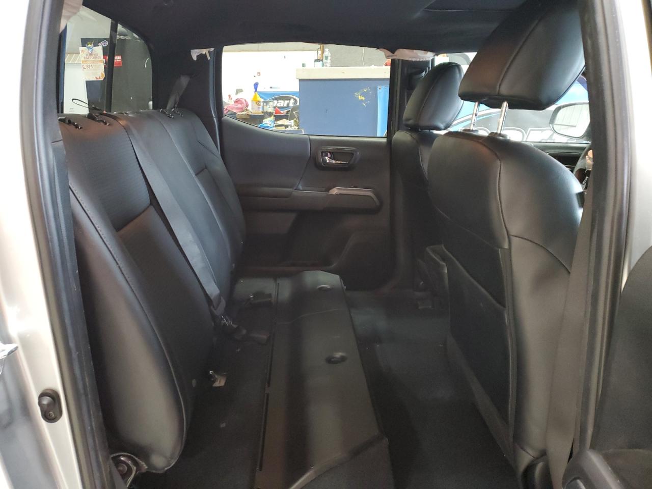 Toyota Tacoma Double Cab Image 12