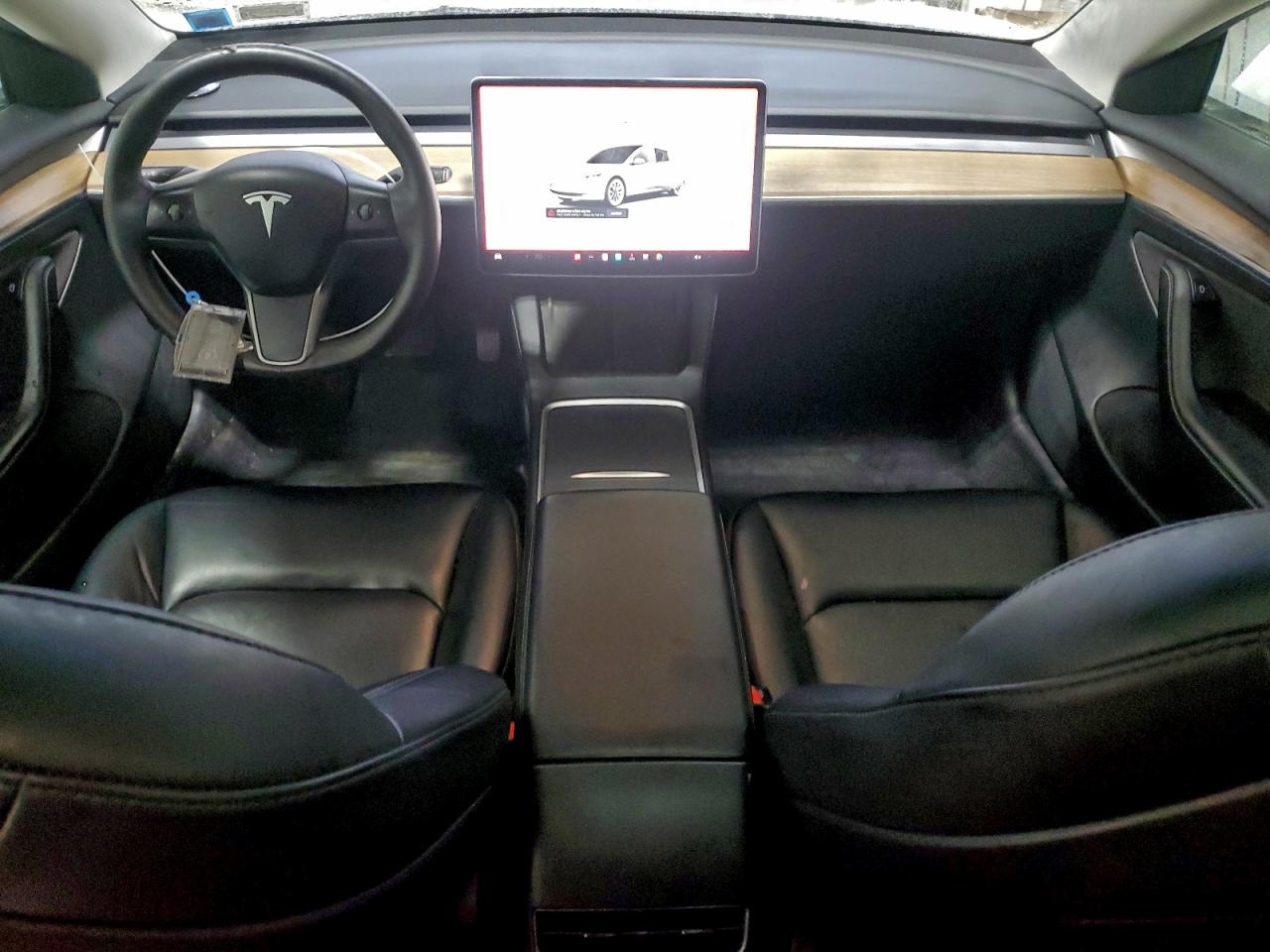 Tesla Model 3 Image 7