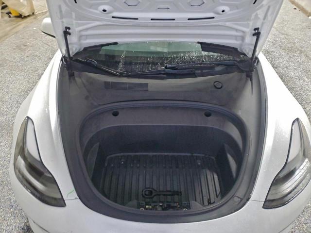 Tesla Model 3 Image 12