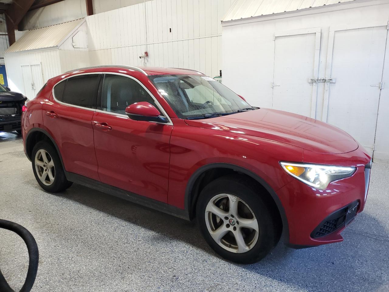 Alfa Romeo Stelvio Image 2