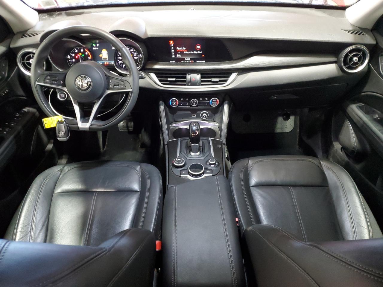 Alfa Romeo Stelvio Image 7