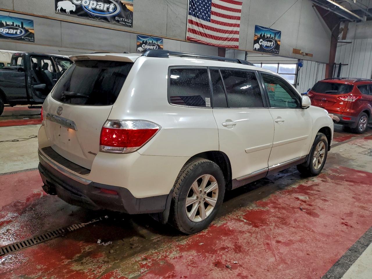 Toyota Highlander Base Image 2