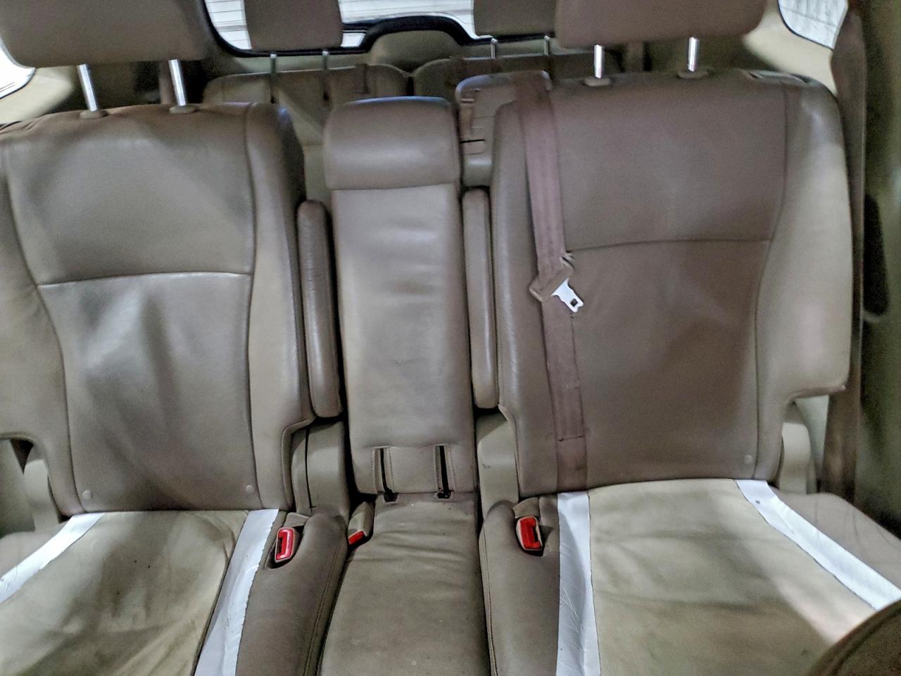 Toyota Highlander Base Image 6