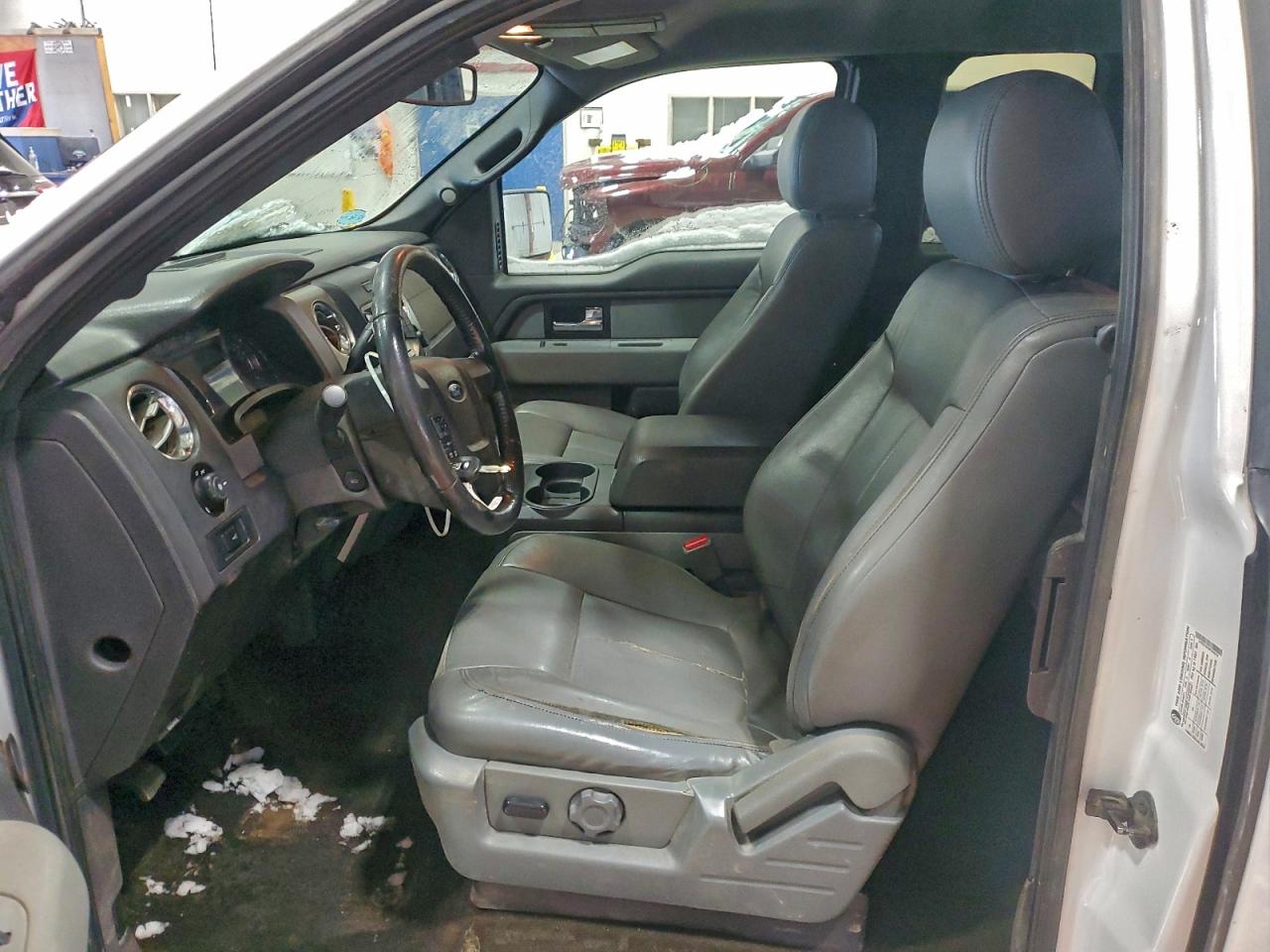 Ford F-150 Super Cab Image 6