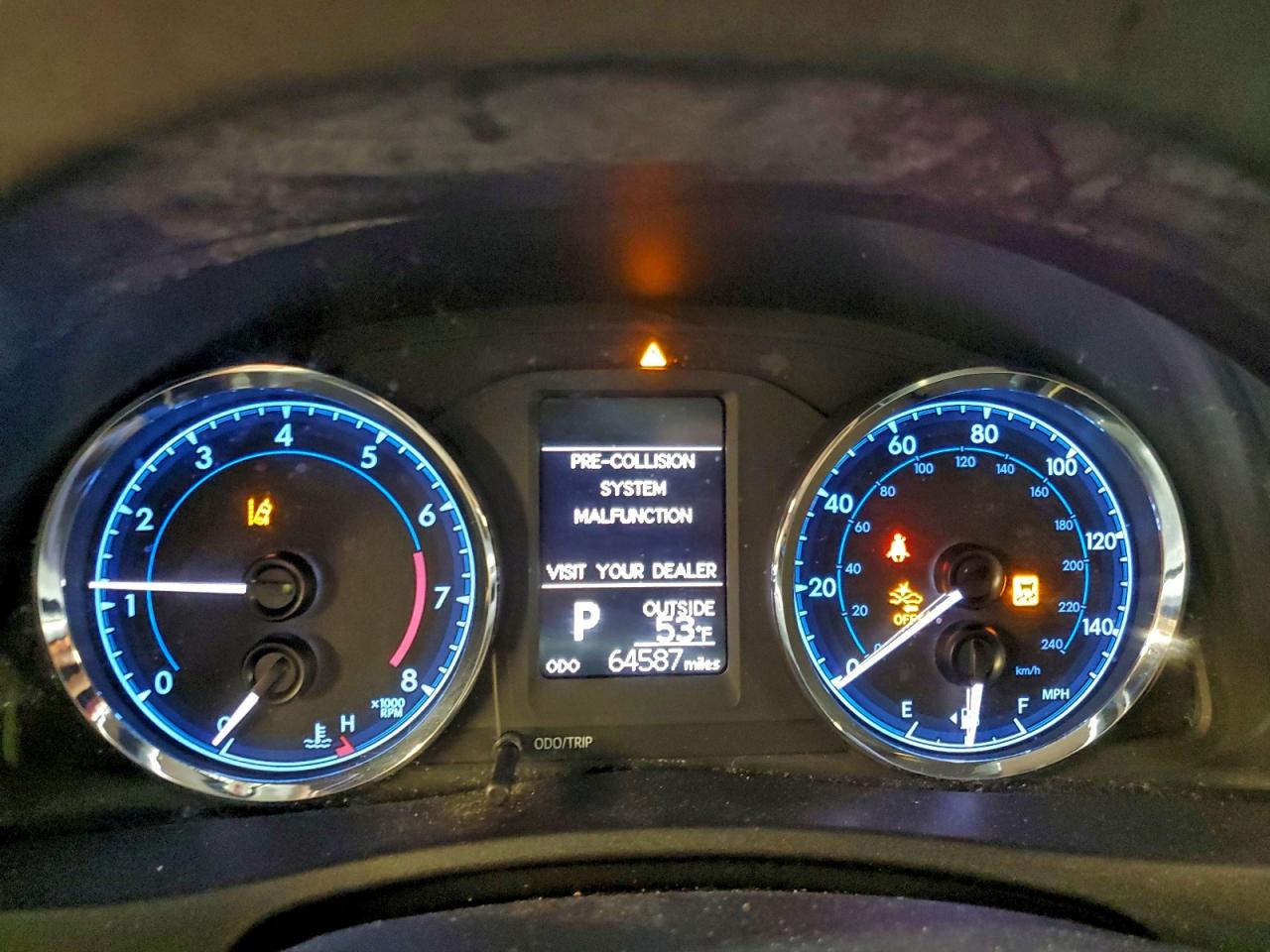 Toyota Corolla L Image 12