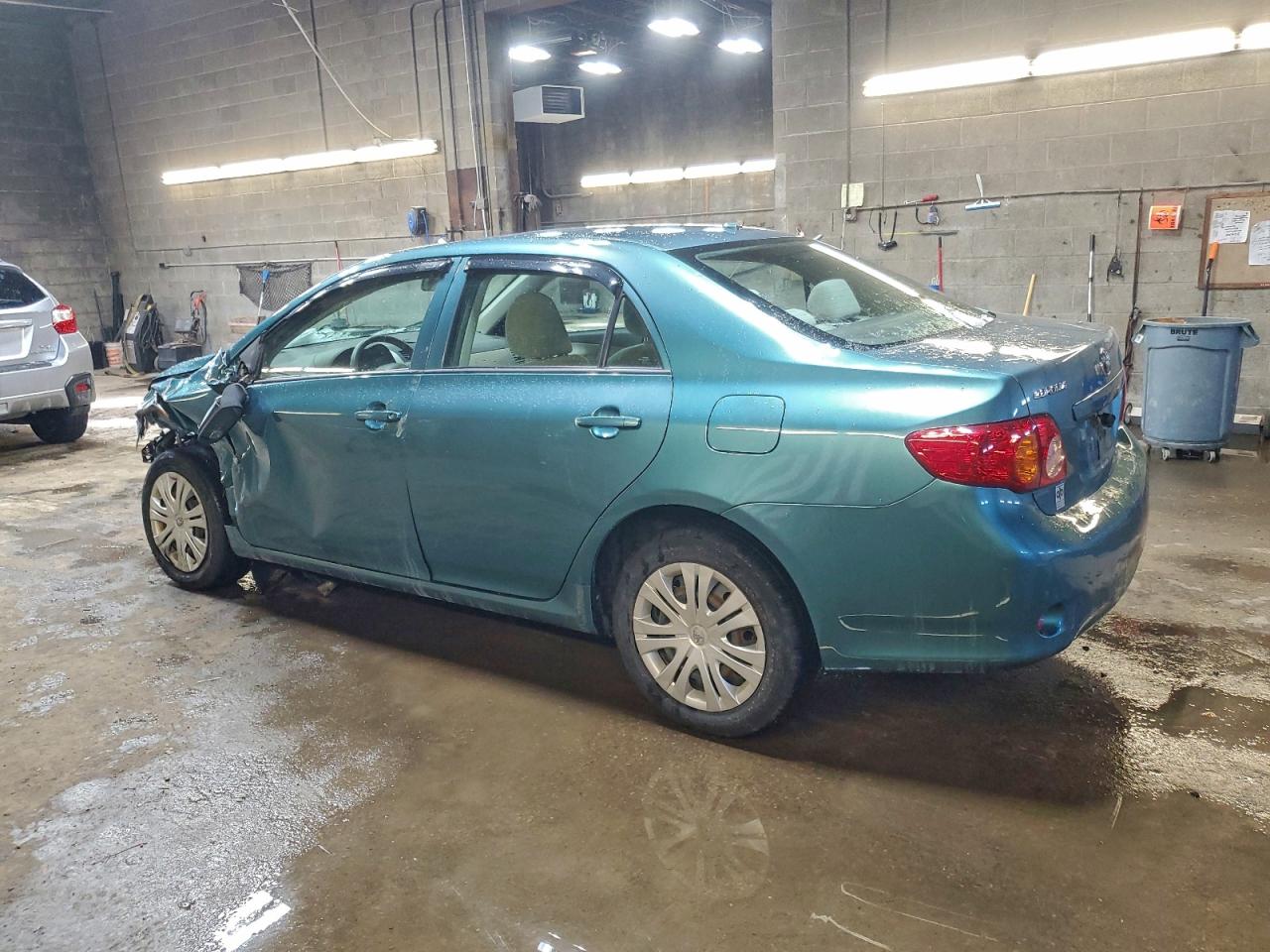 Toyota Corolla Base Image 2