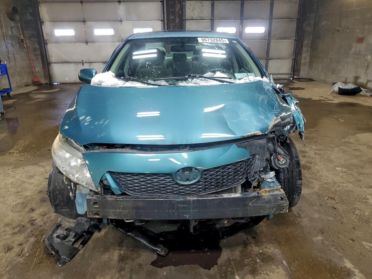 Toyota Corolla Base Image 12