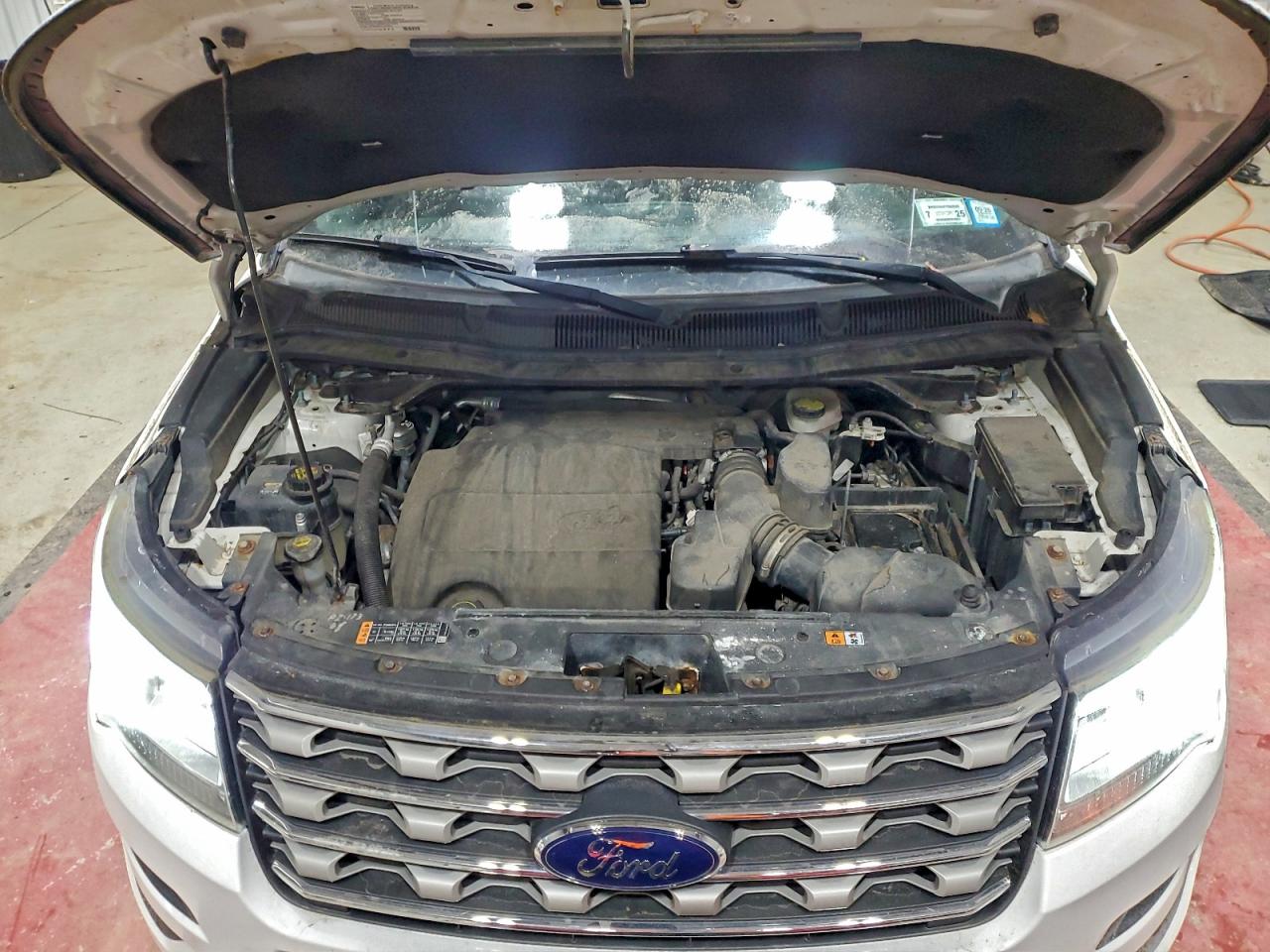 Ford Explorer Xlt Image 5