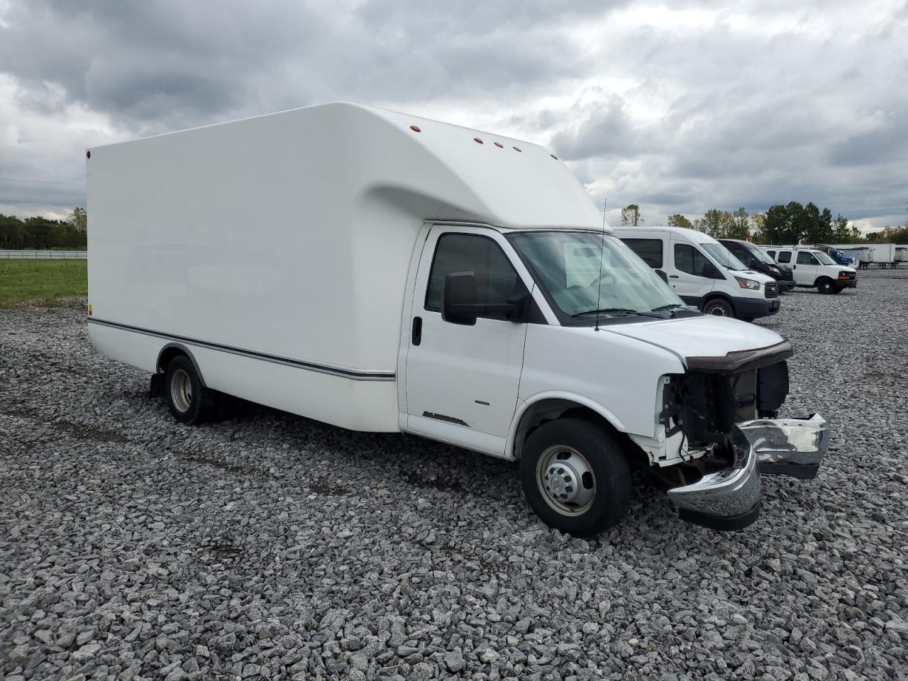 Chev Express Image 5