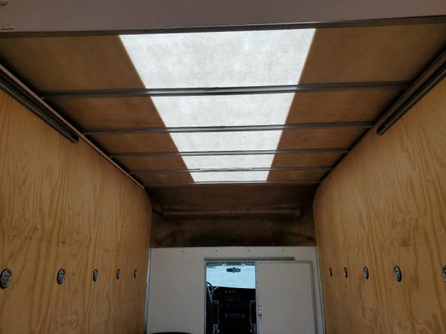 Chev Express Image 12