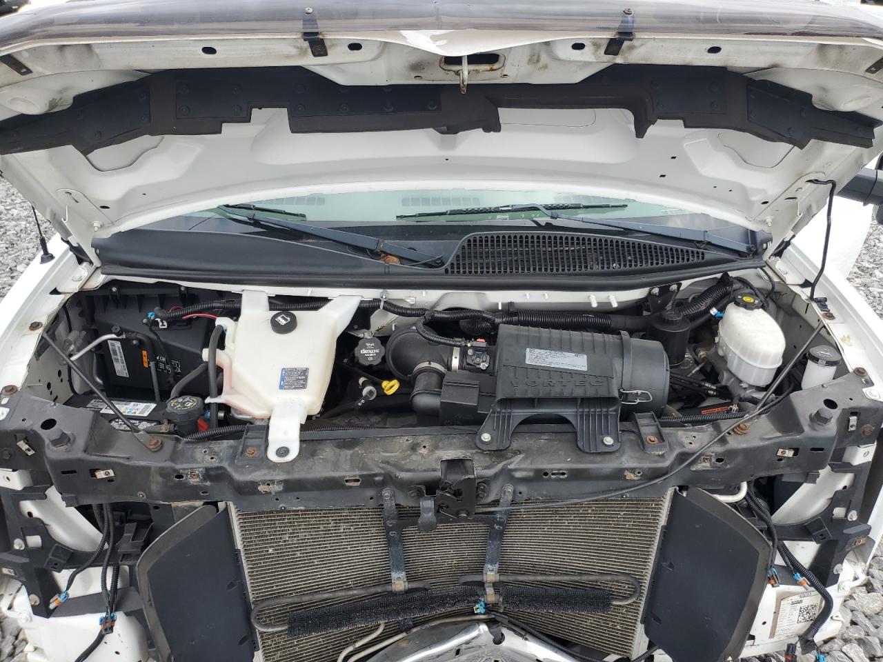 Chev Express Image 13