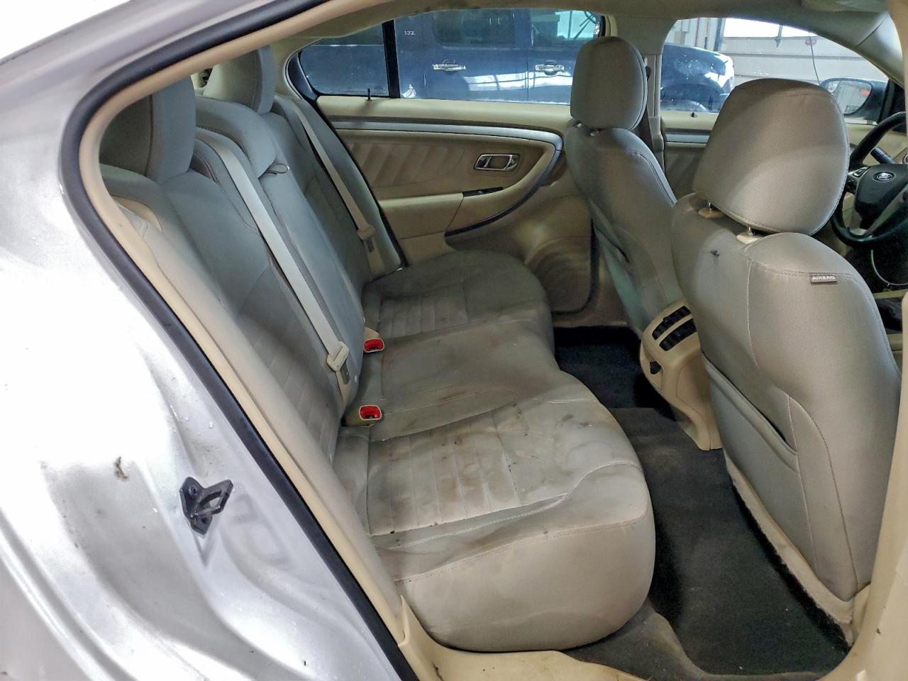 Ford Taurus Se Image 6