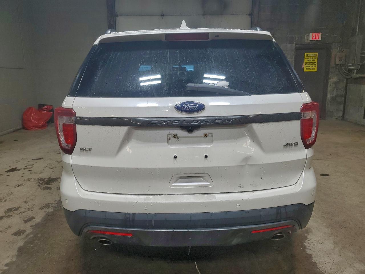 Ford Explorer Xlt Image 10