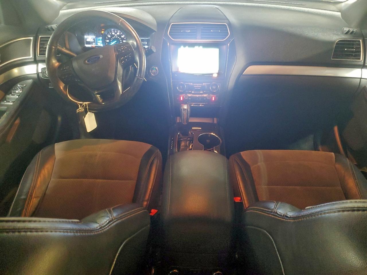 Ford Explorer Xlt Image 6