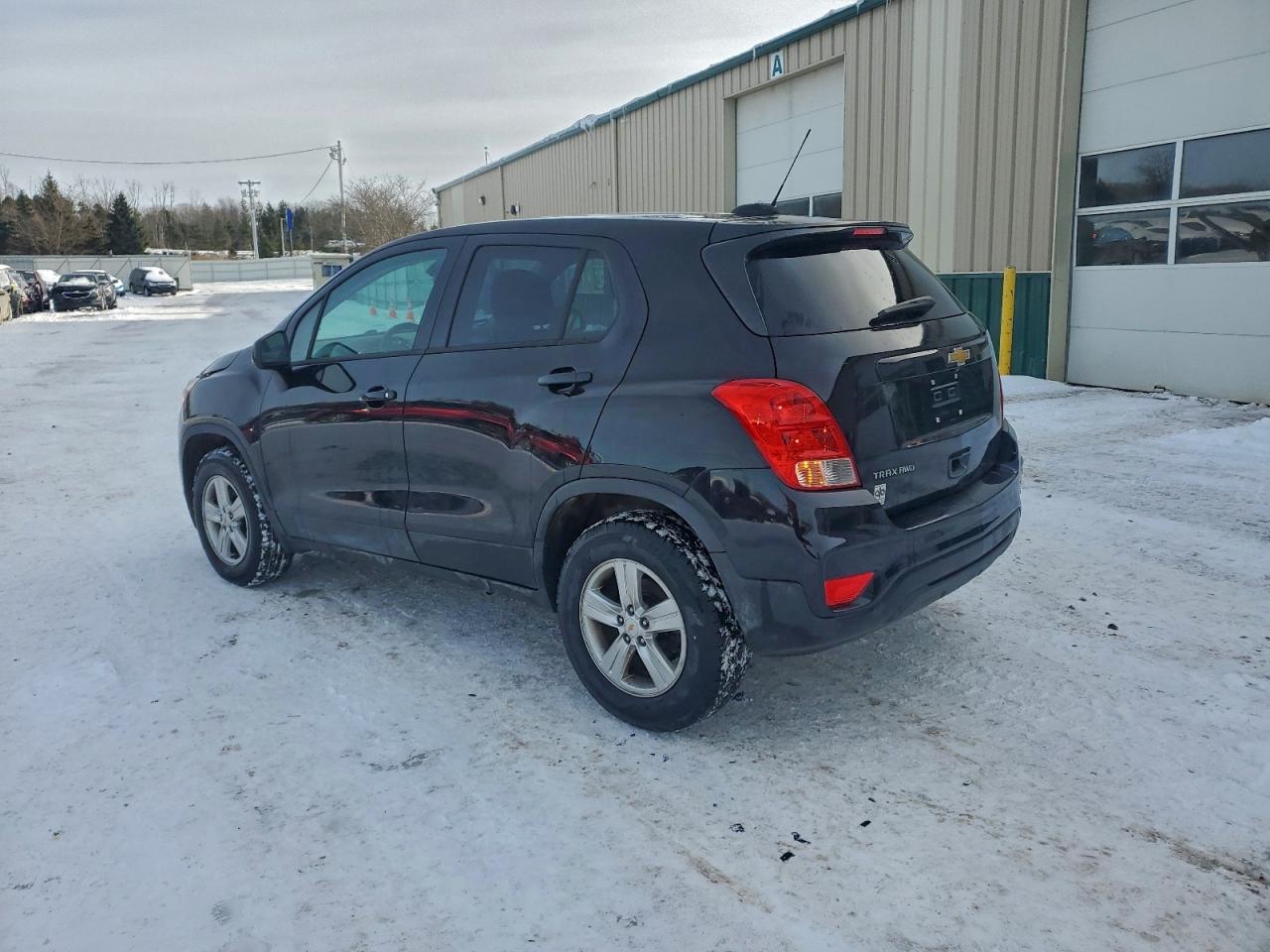 Chevrolet Trax Ls Image 3