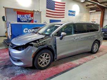  Salvage Chrysler Pacifica