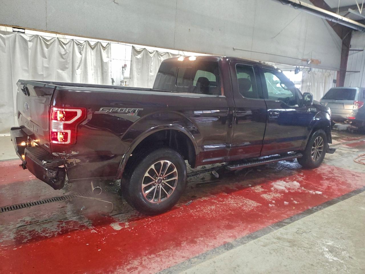 Ford F-150 Super Cab Image 12