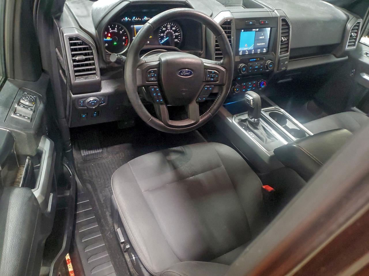 Ford F-150 Super Cab Image 9