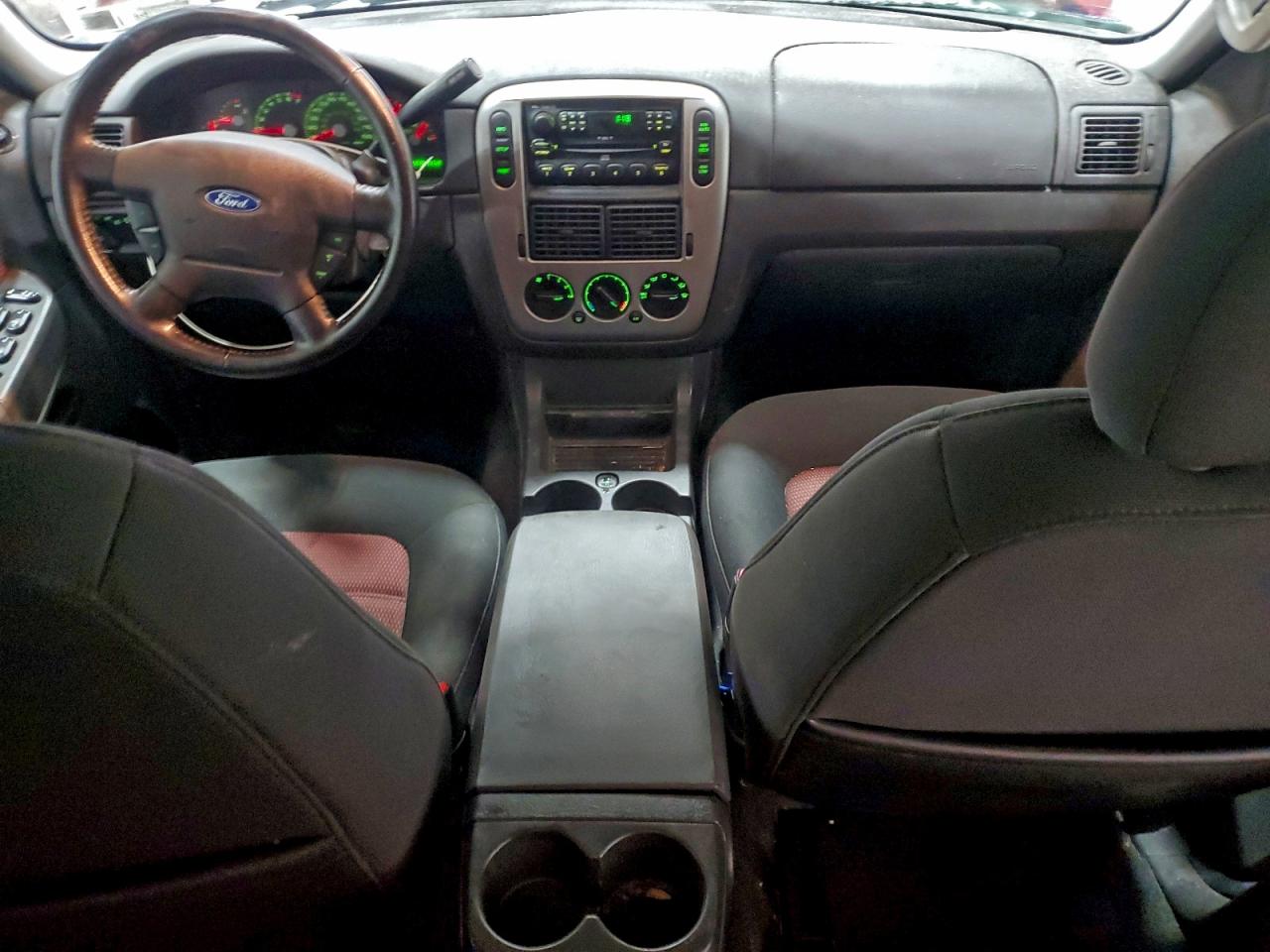 Ford Explorer Xlt Image 9