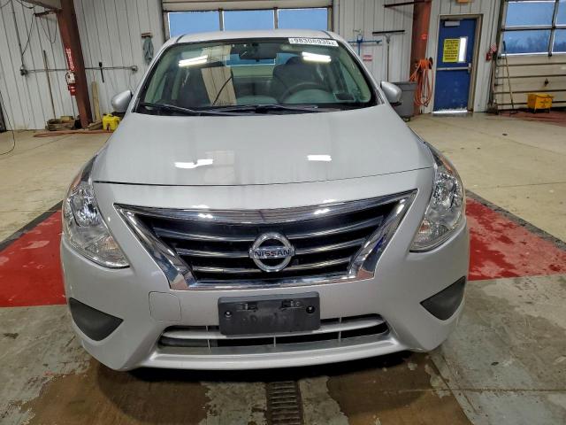 Nissan Versa S Image 7