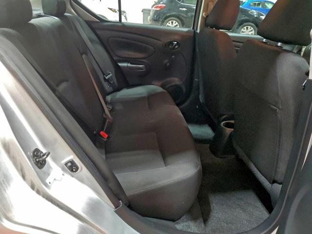 Nissan Versa S Image 4