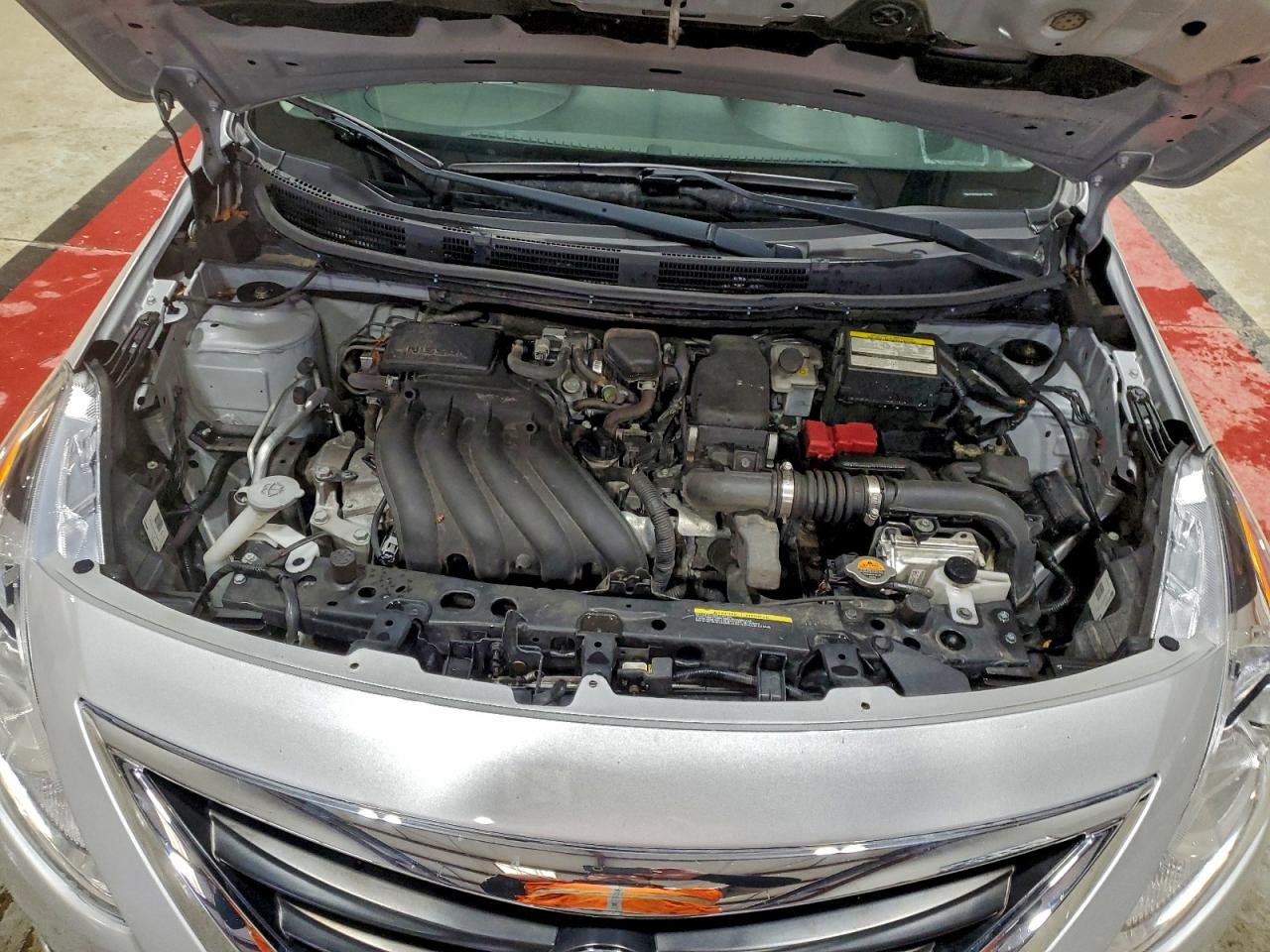 Nissan Versa S Image 12