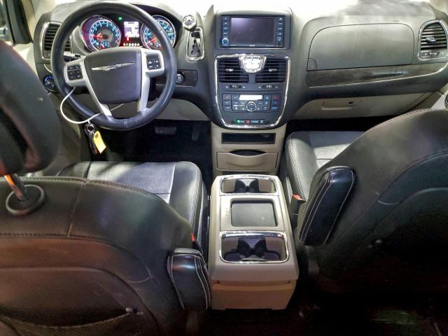 Chrysler Minivan Touring Image 9