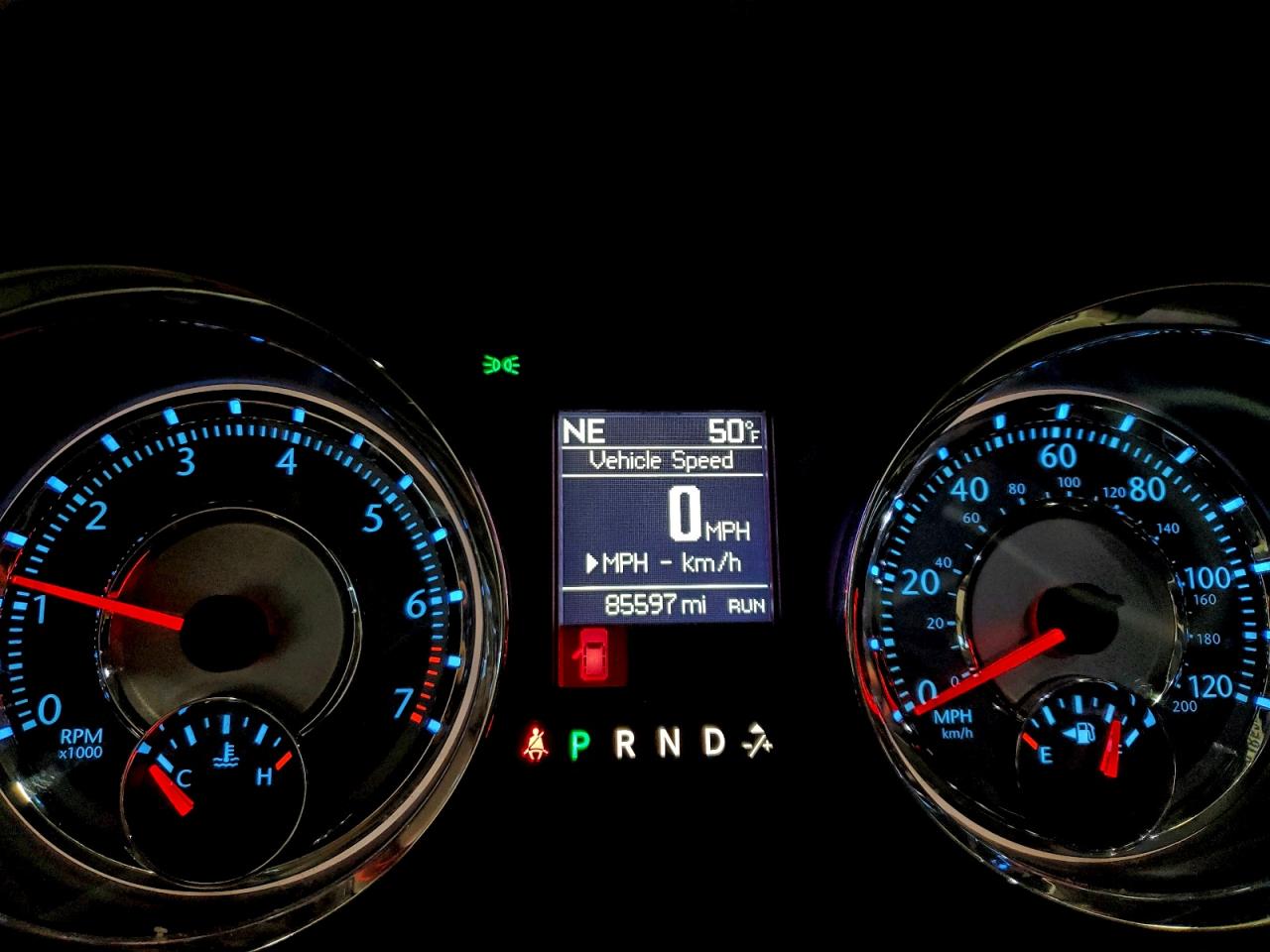 Chrysler Minivan Touring Image 6