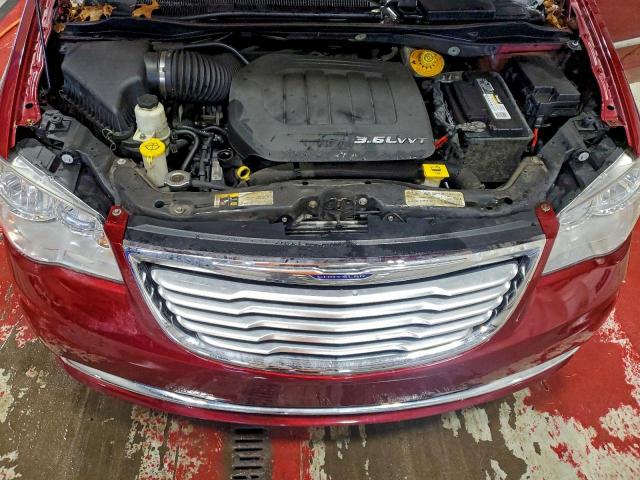 Chrysler Minivan Touring Image 8