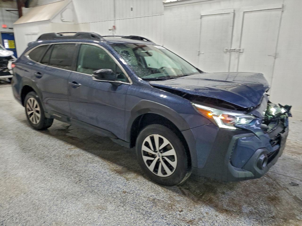 Subaru Outback Premium Image 3