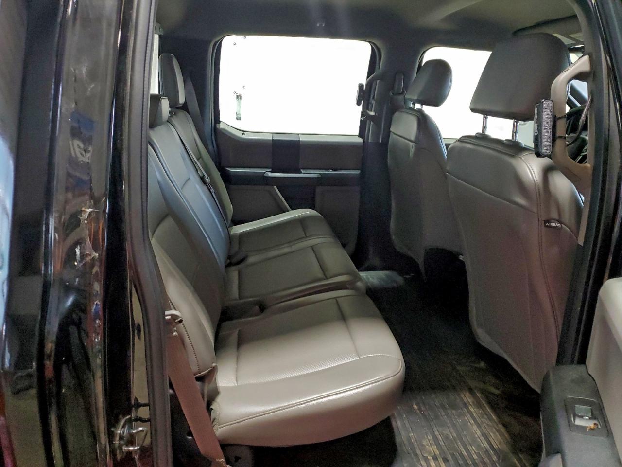 Ford F-150 Supercrew Image 6