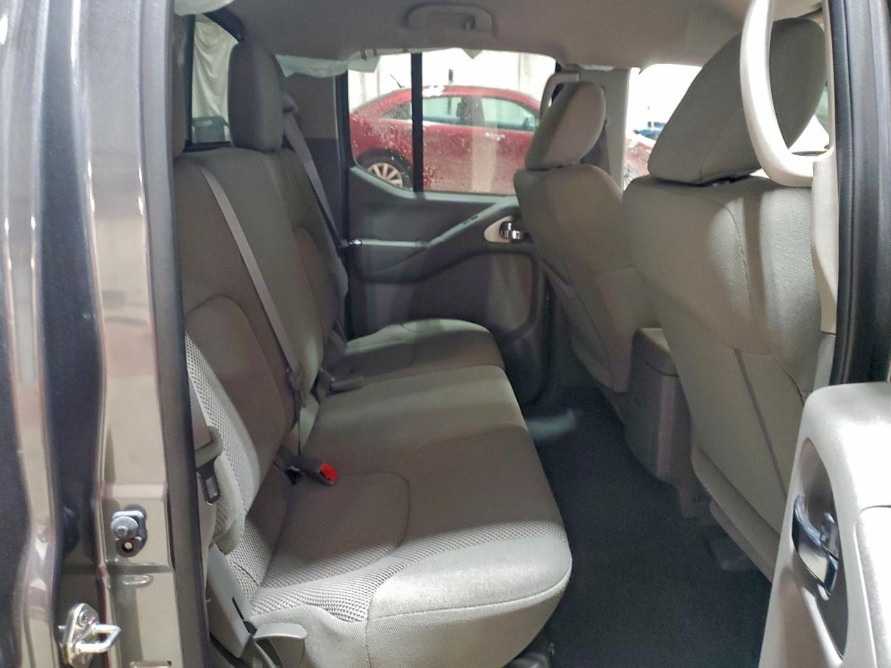 Nissan Frontier S Image 11