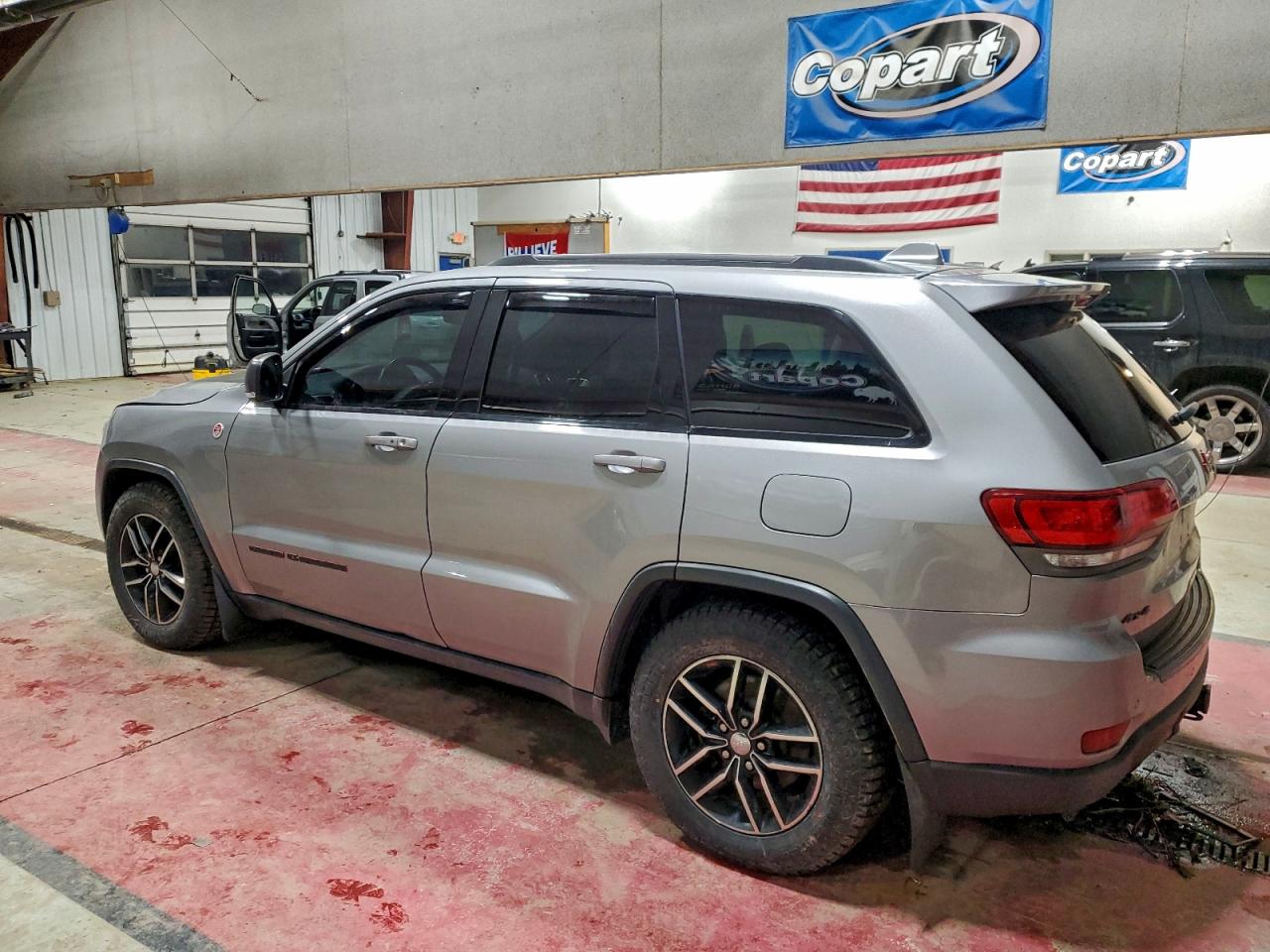 Jeep Grand Cherokee Trailhawk Image 13
