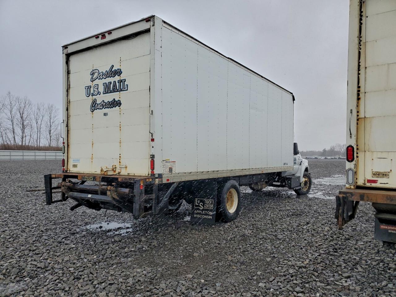 Ford F-650 Super Duty Image 3