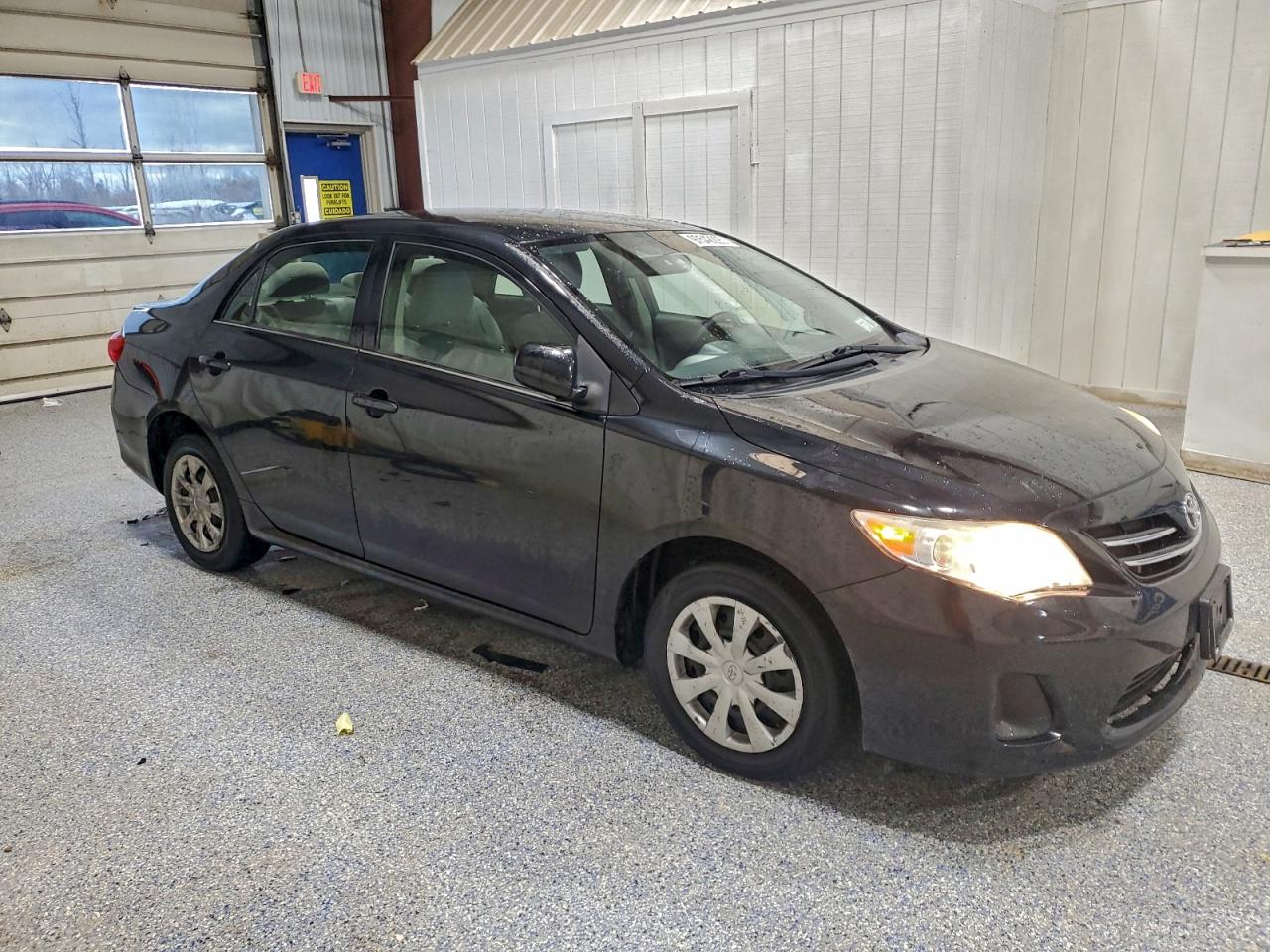 Toyota Corolla Base Image 2