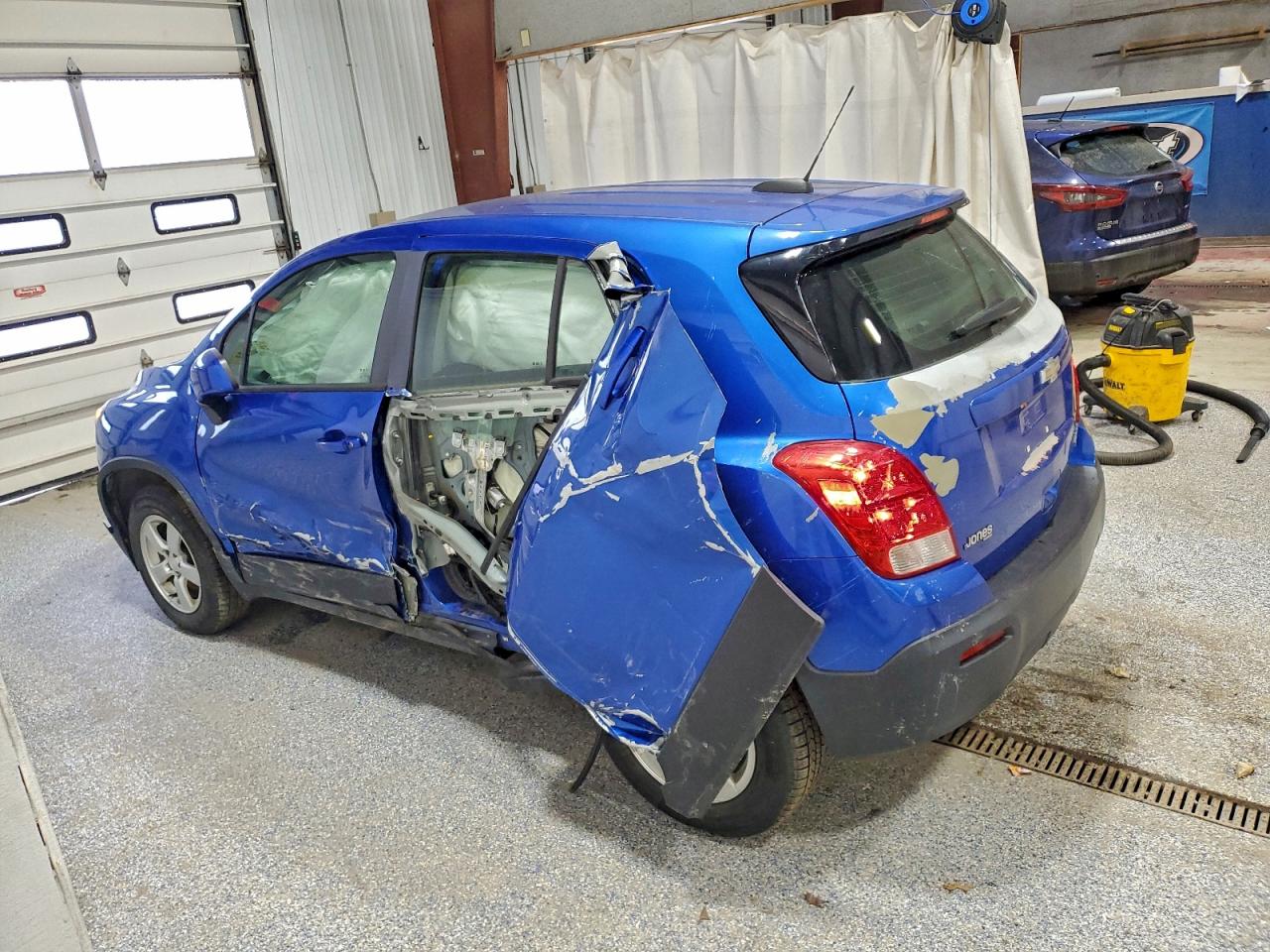 Chevrolet Trax Ls Image 11